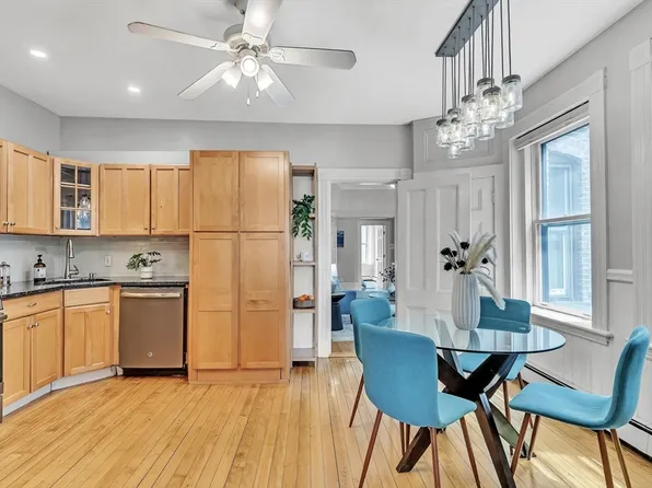 1228 Cambridge St #2A, Cambridge, MA 02139
