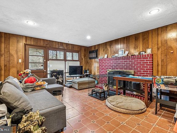 3rd image of 140 Church Rd