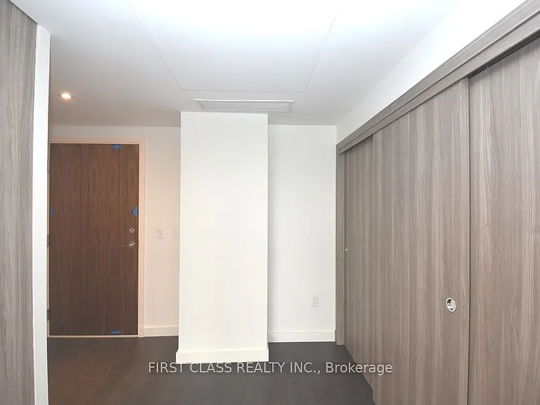 25 McMahon Dr #1707 — Photo 3