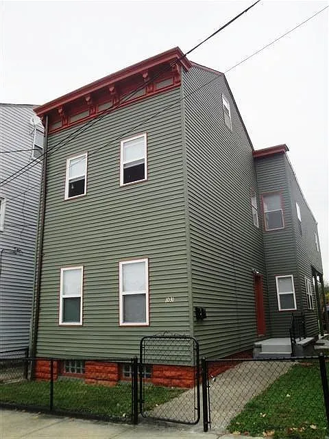 1031 Isabella St photo 1