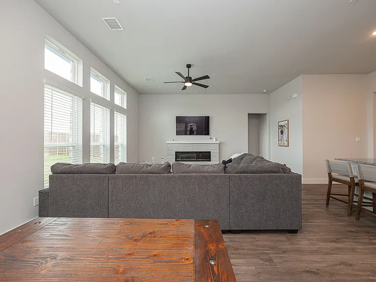 5928 Mustang Creek Ln — Photo 19