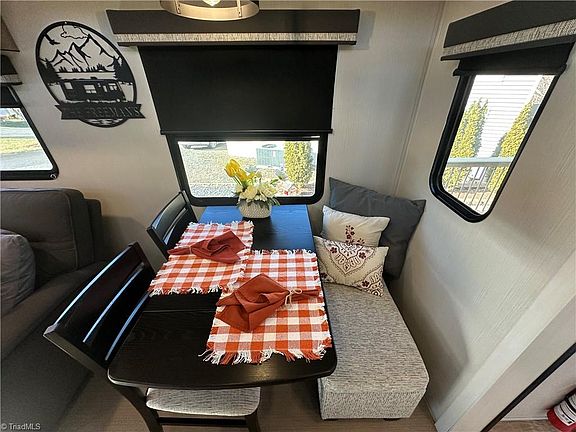 5th image of 106 Eagle Dr