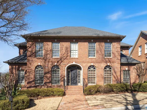 26 Saint Charles Sq, Huntsville, AL 35801