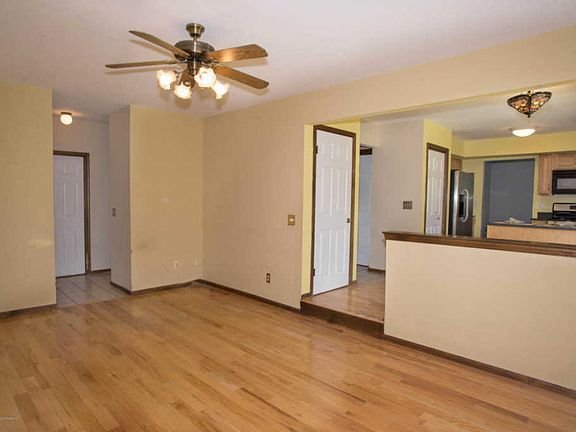 4th image of 112 Joanna Dr