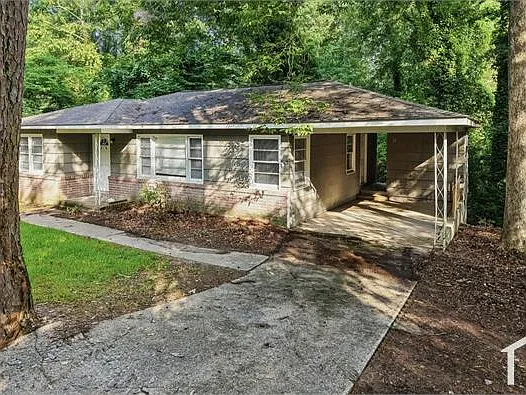 2616 Wood Dr NE — Photo 2