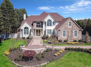 19 Jonah Rd, Miller Place, NY 11764