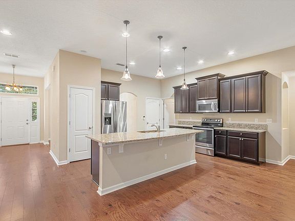 4th image of 140 Grafft Ln