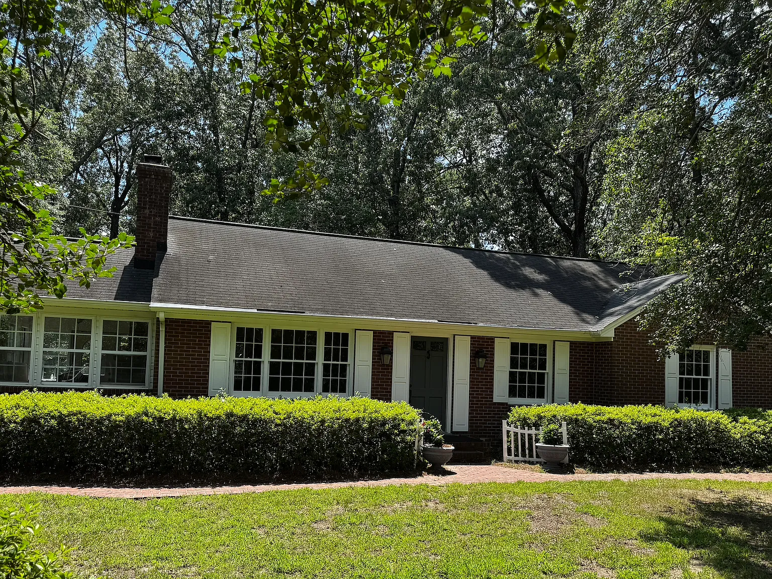 3 bed, 1.5 bath, 1200 sqft, $2,000 — Photo 1