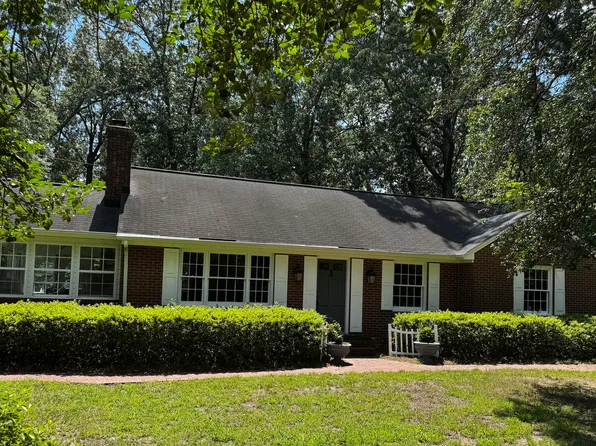 6978 Powhatan Dr, Hayes, VA 23072