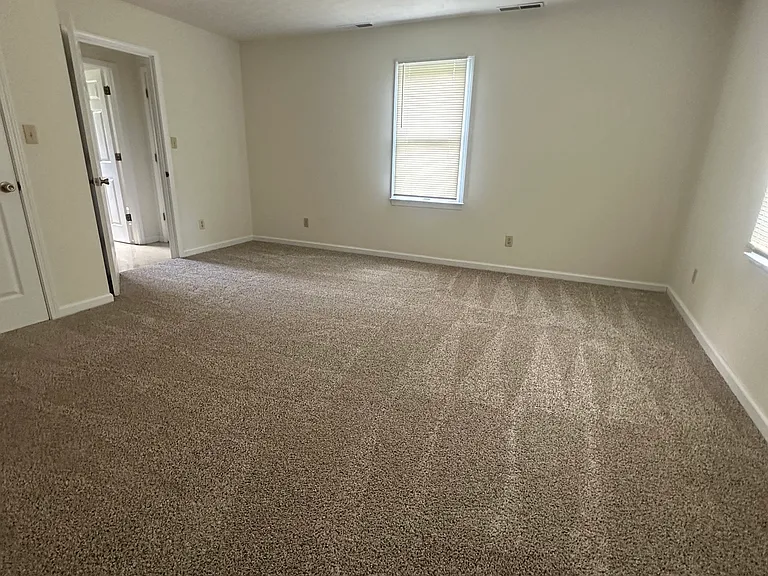 1111 S Park Ave — Photo 14