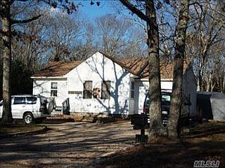 1st image of 121 Town Ln