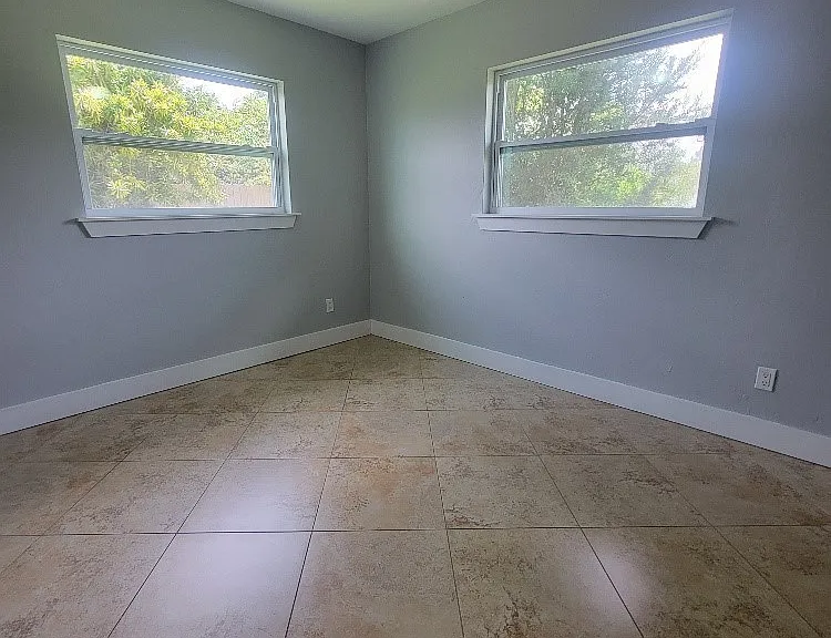 203 Redcliff Ave — Photo 15