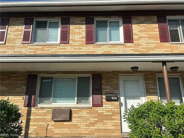 1602 Lee Terrace Dr — Photo 1