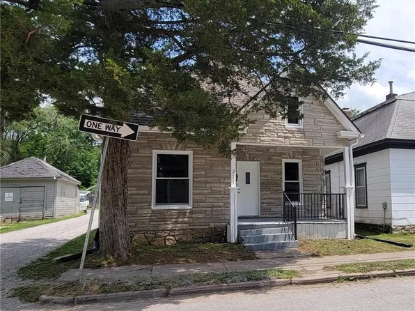 211 Temple St, Excelsior Springs, MO 64024