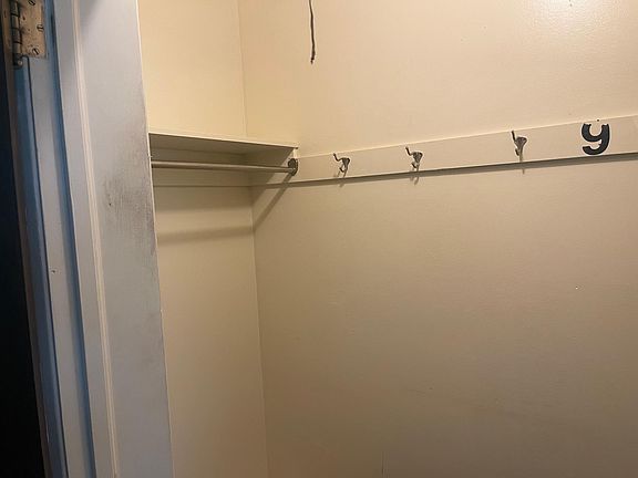 4th image of 4004 W Bancroft St #1