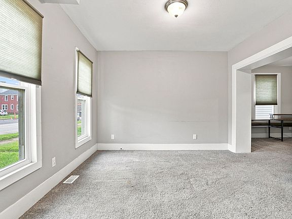 4th image of 1427 W 4th St