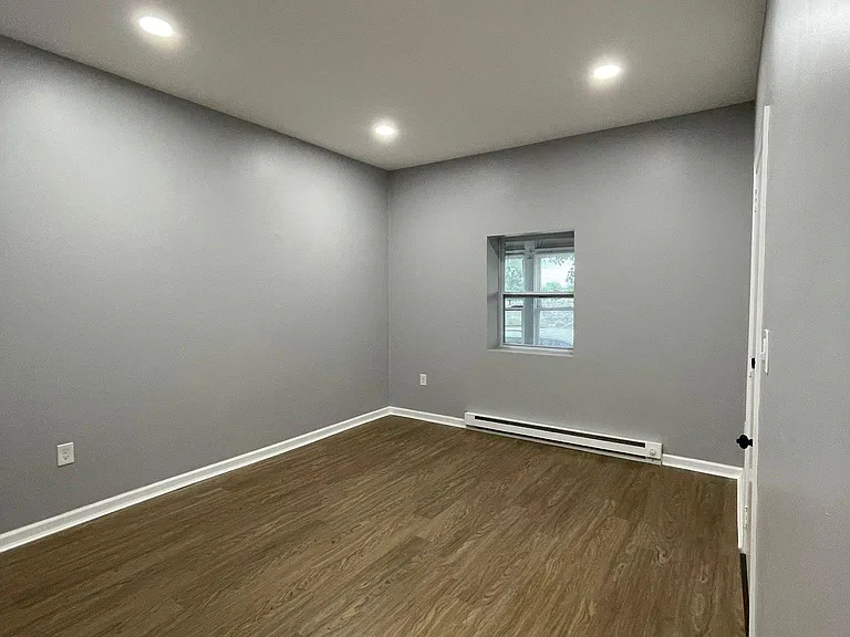 306 N 12th St #1 — Photo 8