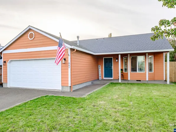 662 S 10th St, Independence, OR 97351