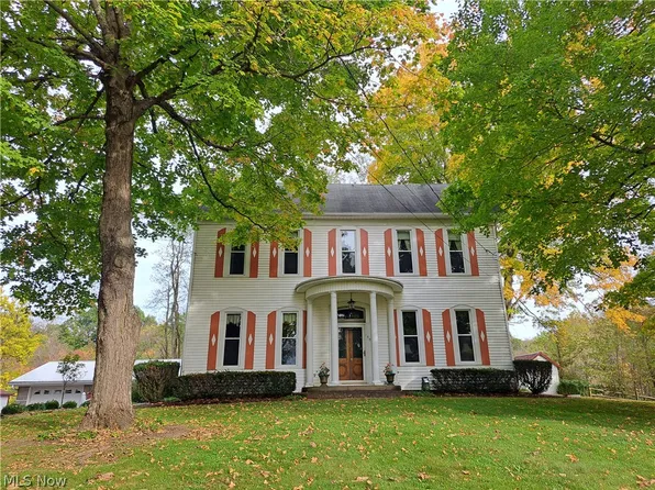 140 East St, Lore City, OH 43755