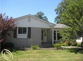 6253 Dwight St, Dearborn Heights, MI 48127