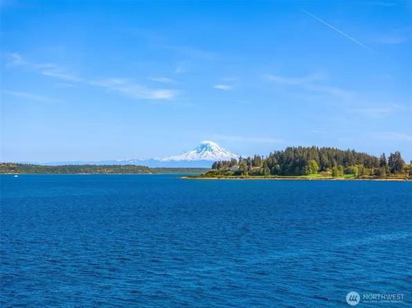 4290 Rockaway Beach Road NE, Bainbridge Island, WA 98110