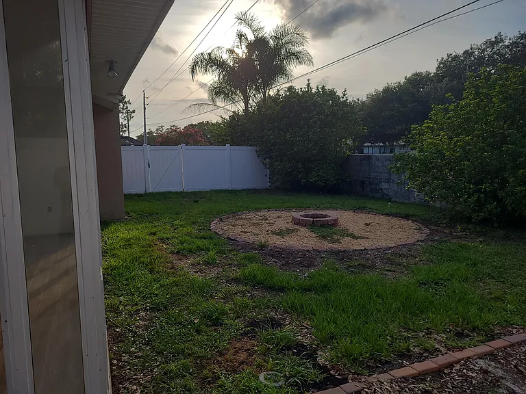 4273 Eastwood Dr — Photo 17