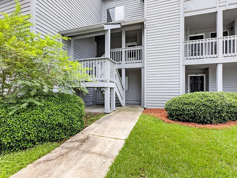 8471 Yadkin Cir #F — Photo 2