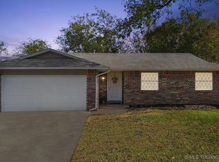 2022 W Toledo St, Broken Arrow, OK 74012