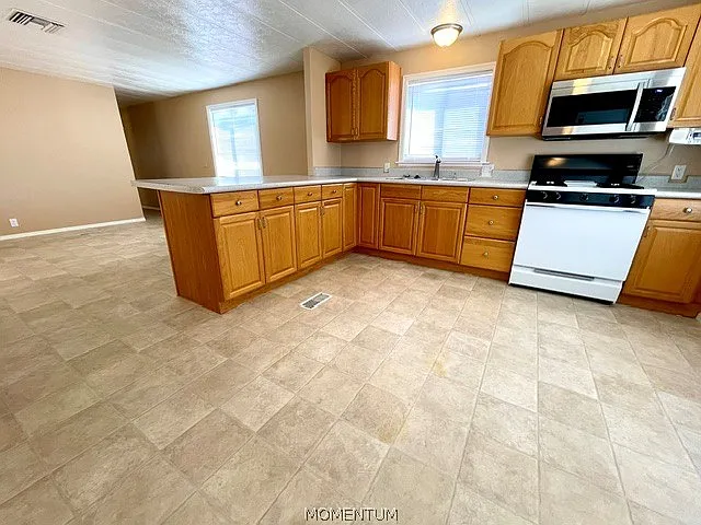 803 Roadrunner Dr — Photo 12