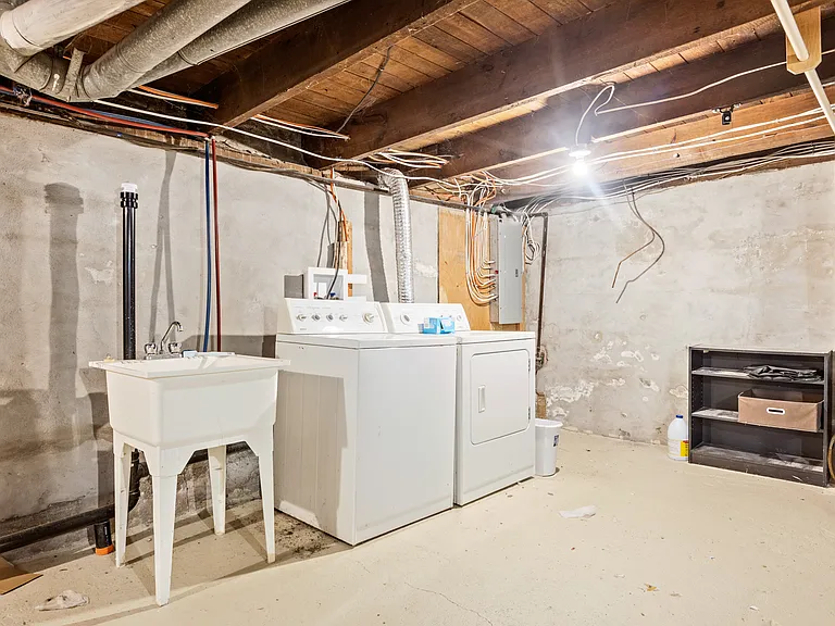 481 Besserer St #1 — Photo 23