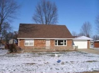 9664 E Lee Ct, Columbus, IN 47203