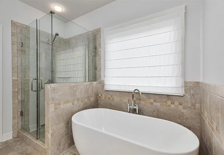 926 Canterbury Ln NE — Photo 18