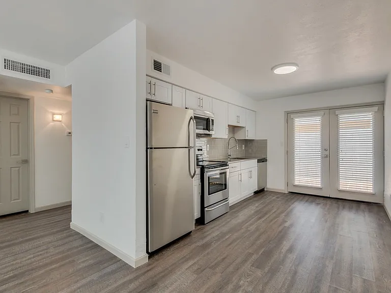 $0 First Month Rent! Remodeled 2 Bed Casita w/ Private Patio, W/D & Pool — Photo 1