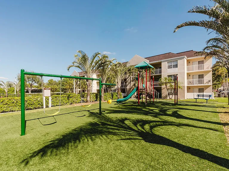 Legacy Palm Gardens — Photo 8