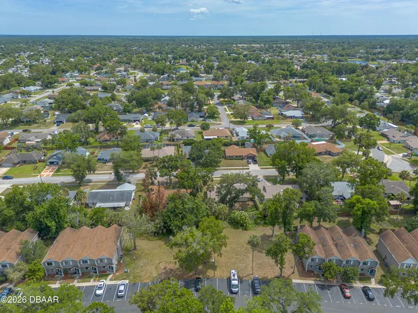 3960 Willow Trail Run #24 & 25, Pt Orange, FL 32127