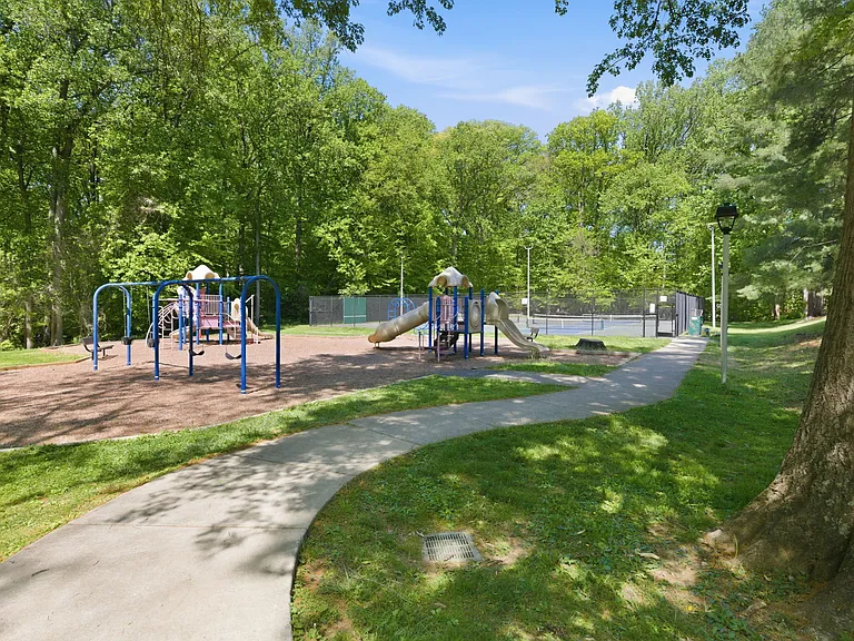 7005 Endicott Ct — Photo 42