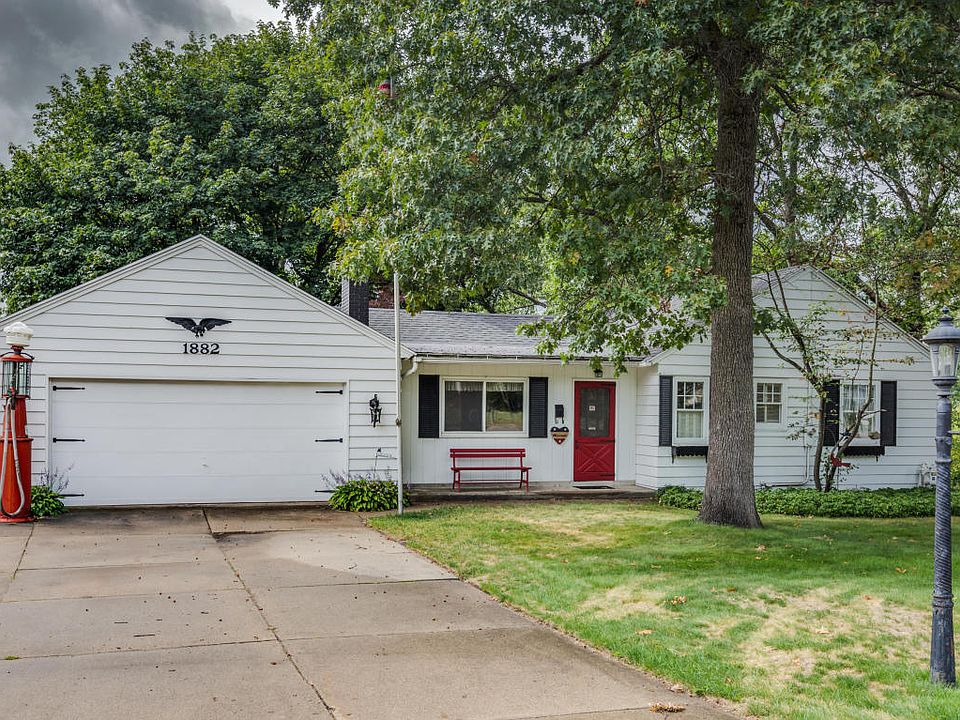 1st image of 1882 Oakcliff Dr NE