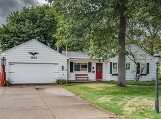 1882 Oakcliff Dr NE, Grand Rapids, MI 49525