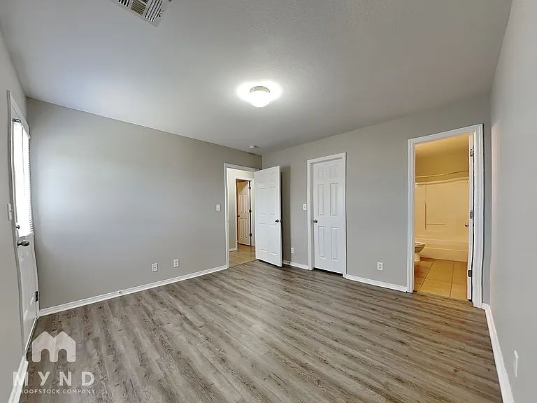 3401 E Gillette St #3401 — Photo 9