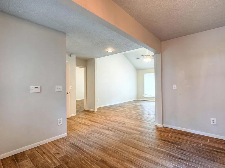 15 White Bark Pl — Photo 33