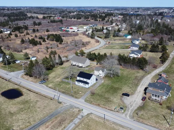 156 Main Shore Rd, Yarmouth, NS B5A 5H1