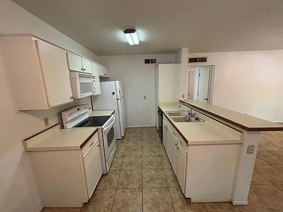 4th image of 1696 W Park Wood Ln