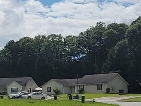 Exterior Neighborhood (street photo)