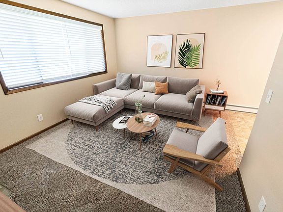 2nd image of 711 E Sharp Ave