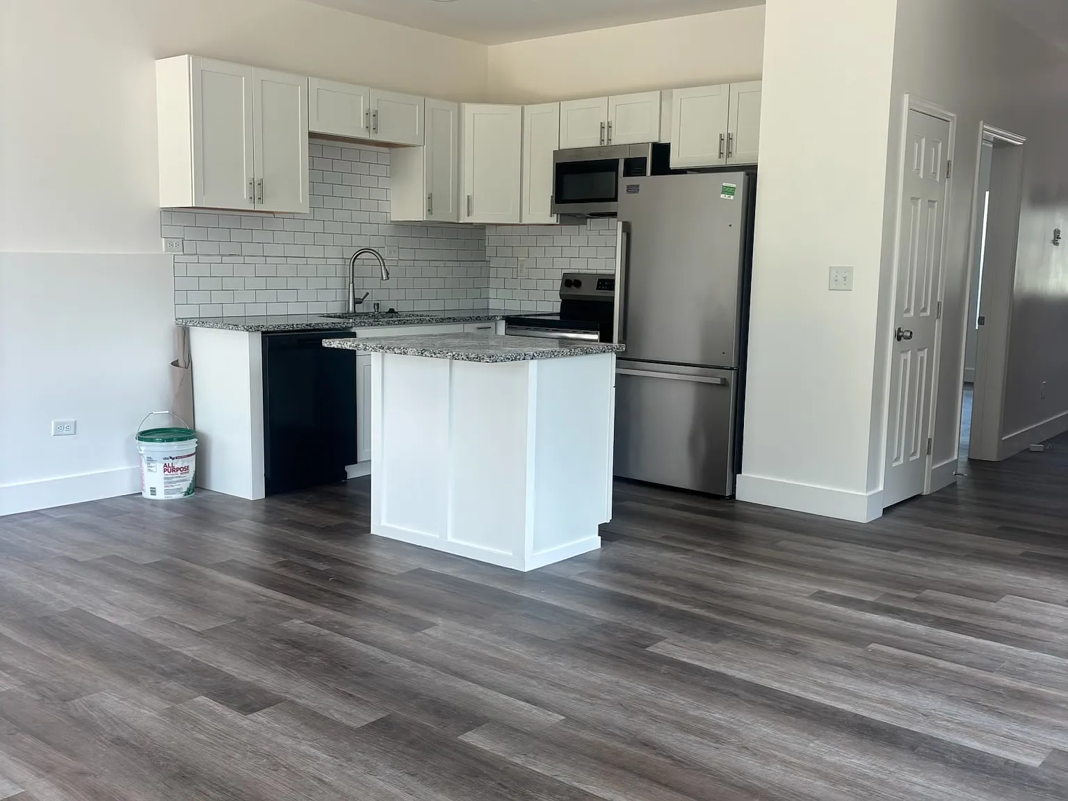 3 bed, 1672 sqft, $2,050 — Photo 4