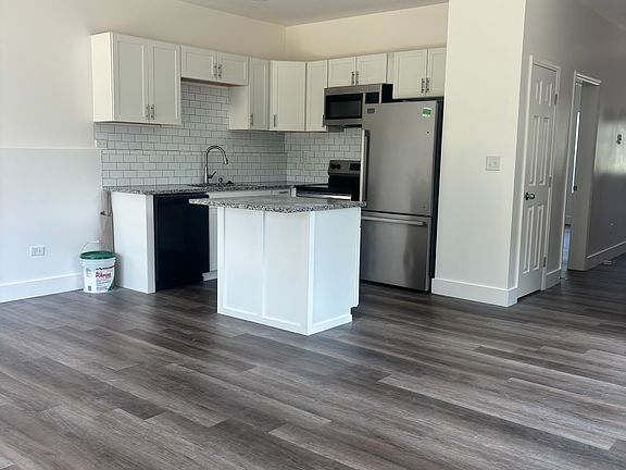 4th image of 1341 W Baxter Ave