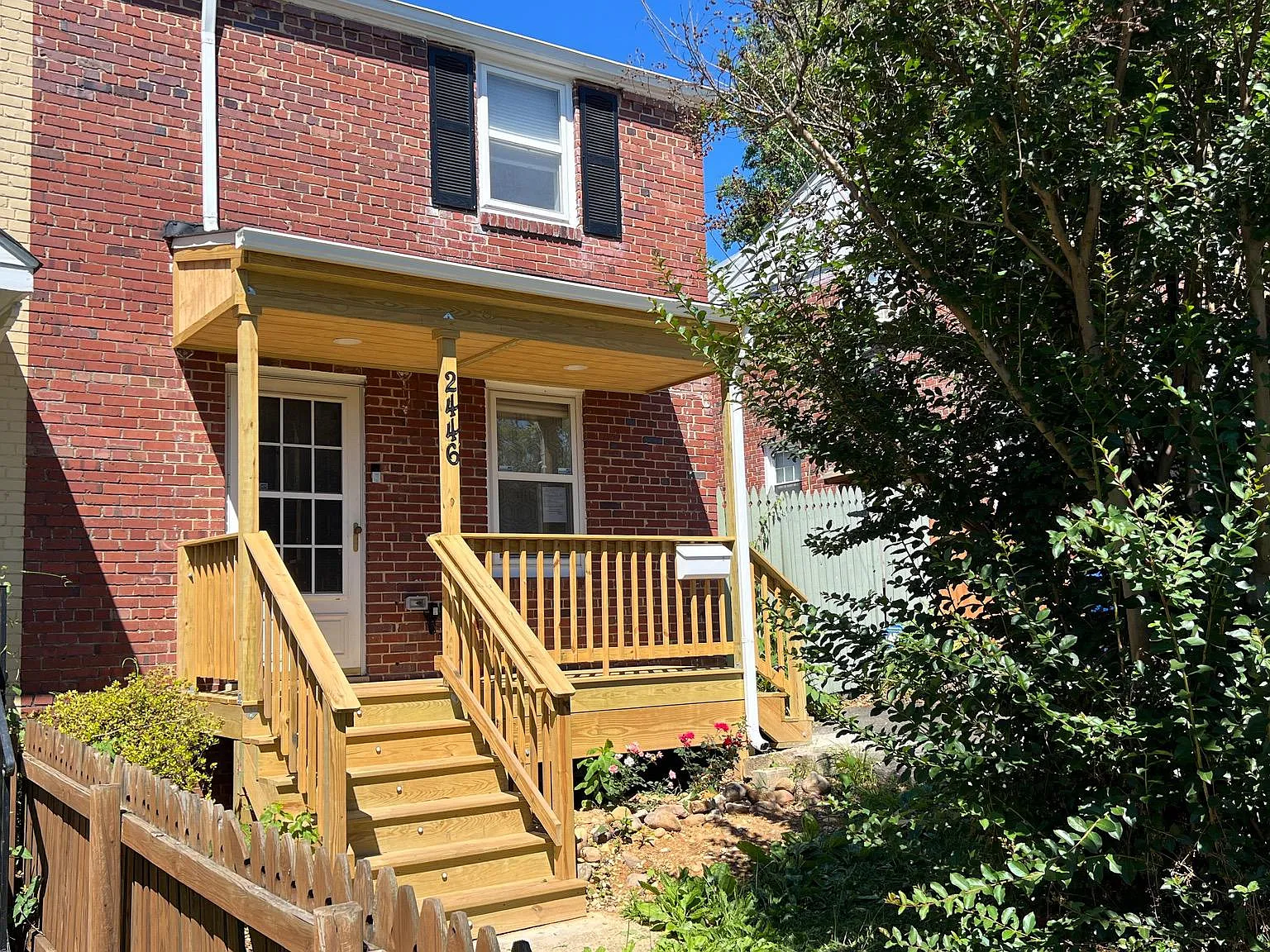 3 bed, 2.0 bath, 1326 sqft, $2,900 — Photo 2