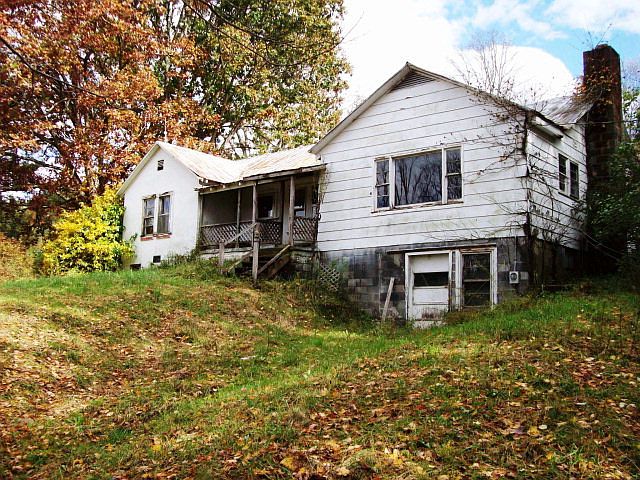 1st image of 110 Greenway Ln