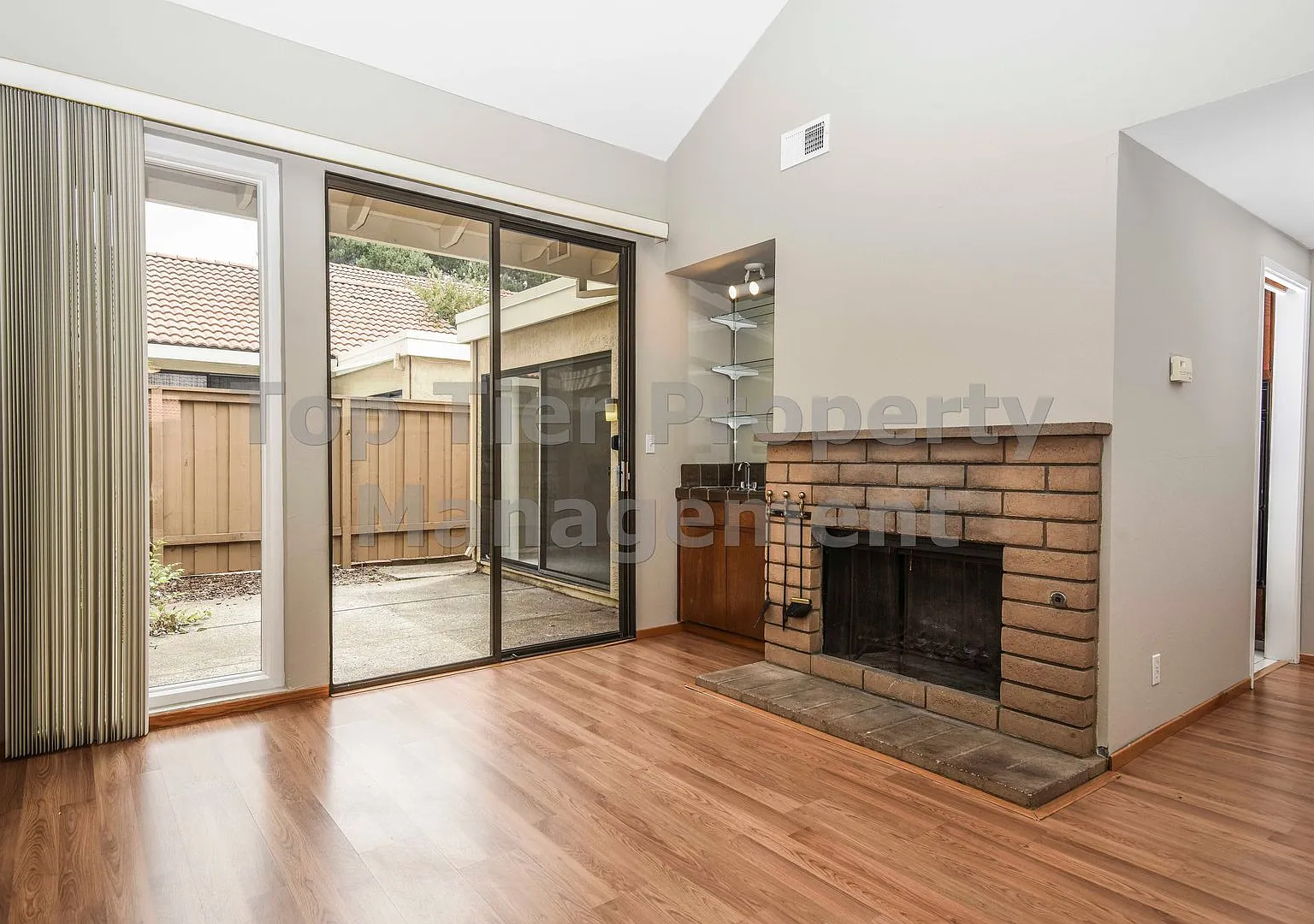 Beautiful 2 Bd/2 Ba/1217 sqft townhouse in desirable Walnut Creek neighborhood - Available Octobe... — Photo 4