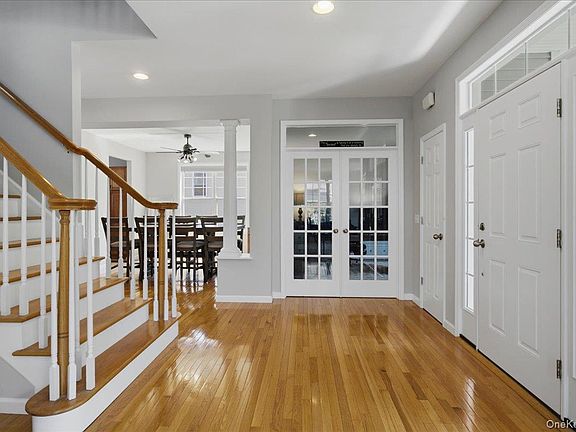 5th image of 236 Buttonwood Way